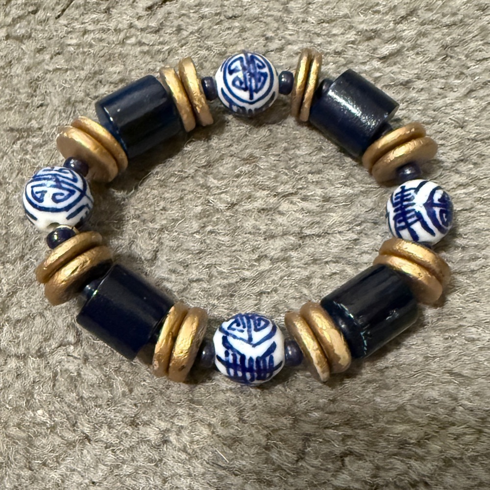 Navy and Gold Beaded Bracelet Blue White Porcelain Style Accent Bead